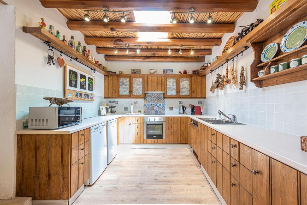 The Carob Tree Villa - Rustic Luxury Home With Access To Pool And Restaurant Ларнака Екстер'єр фото