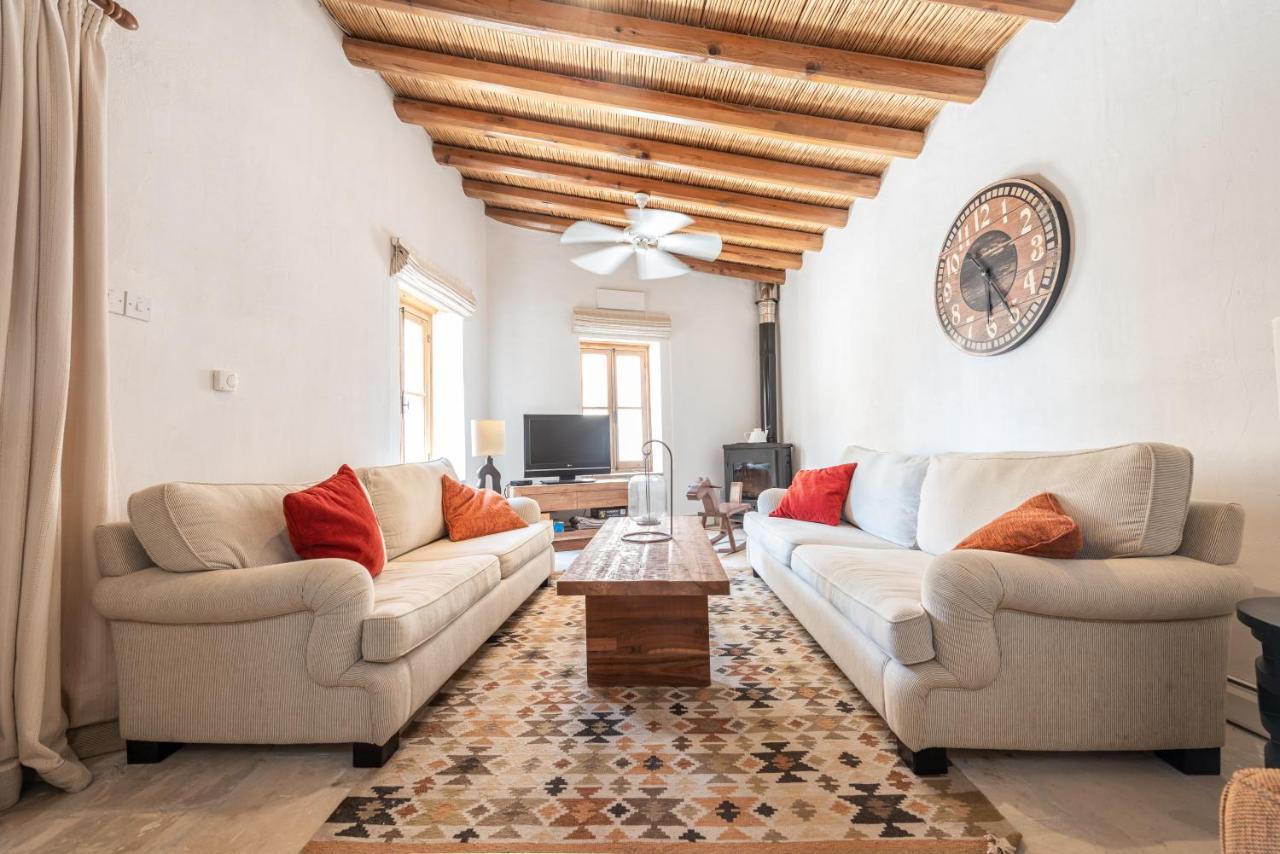The Carob Tree Villa - Rustic Luxury Home With Access To Pool And Restaurant Ларнака Екстер'єр фото