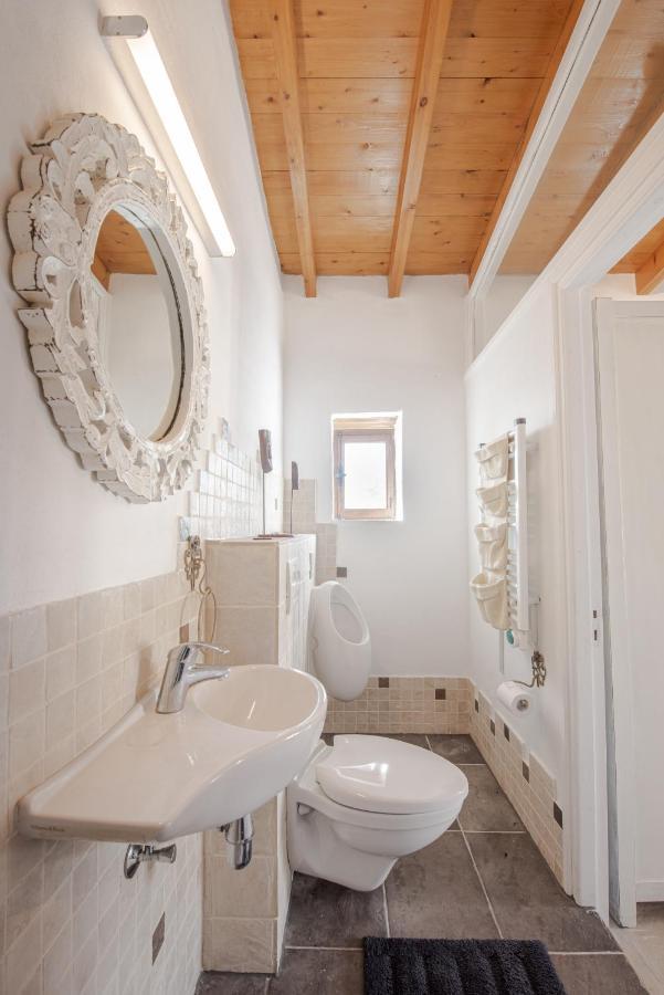 The Carob Tree Villa - Rustic Luxury Home With Access To Pool And Restaurant Ларнака Екстер'єр фото